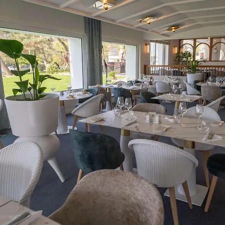 Best Western Plus Le Roof Vannes Bord De Mer-3